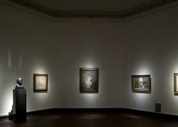 How to Light Art - Museum Secrets Revealed — Curatorial